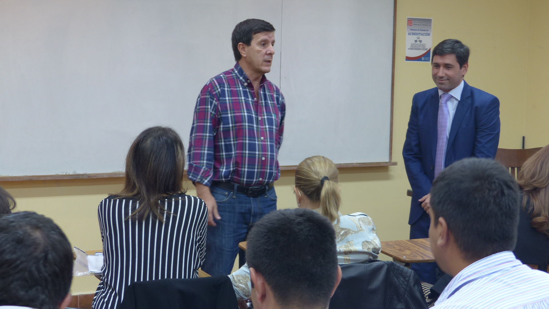 El Dr. Paulo Falcón dio una charla sobre la Universidad Pública argentina  en nuestra Facultad | Facultad de Ciencias Económicas - Universidad  Nacional de Tucumán
