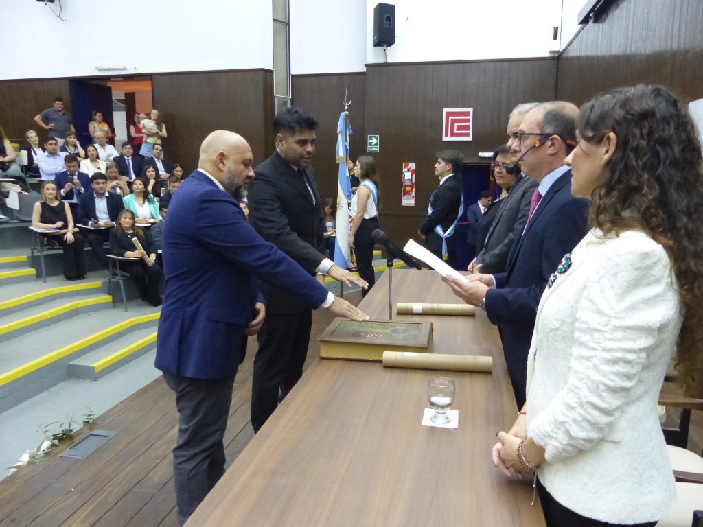 Orgullo académico: nuestra Facultad celebra a sus nuevos graduados de ...